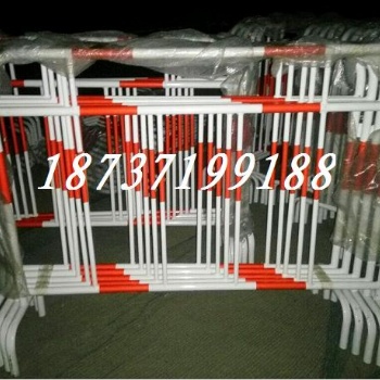 鐵馬護(hù)欄廠家鄭州哪賣移動(dòng)護(hù)欄 施工鐵馬批發(fā)