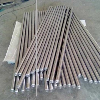 45號(hào)鋼為 優(yōu)質(zhì)碳素結(jié)構(gòu)用鋼 ,硬度不高易切削加工,模具中常用來(lái)做模板