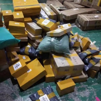 供應淘寶包裹轉(zhuǎn)運快遞到臺灣，雙** 可到付 代收貨款