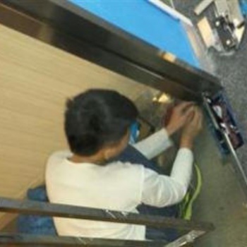 西安安裝維修玻璃門，卷閘門，電動門