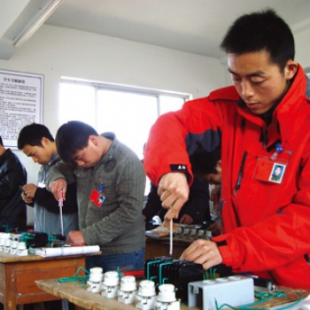 廣州低壓電工作業(yè)證考試報(bào)名簡(jiǎn)章
