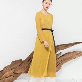 廣州深圳原創(chuàng)設(shè)計(jì)師品牌莫名秋冬裝折扣批發(fā)供應(yīng)