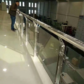 佛山廠家玻璃樓梯欄桿不銹鋼立柱批發(fā)