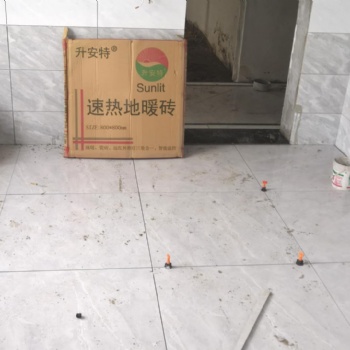 甘肅石墨烯地暖發(fā)熱瓷磚發(fā)熱模塊用電量和價(jià)格對(duì)比