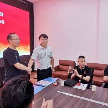 慶祝鍋小喵和河南軍創(chuàng)園達(dá)成長(zhǎng)久合作