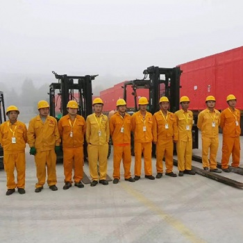 大型加工器械和精密設備起重吊裝搬運服務