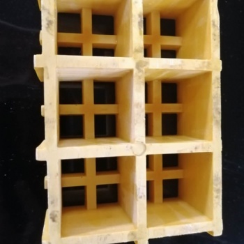東莞優(yōu)質(zhì)玻璃鋼微孔格柵應(yīng)用特點