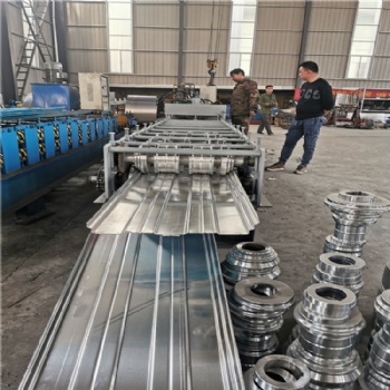 汽車擋泥板設(shè)備鋼板鐵板鋁板壓型機(jī)冷彎輥壓成型機(jī)奧邁現(xiàn)貨供應(yīng)