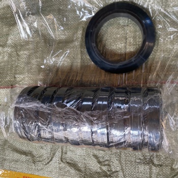 鹽山縣萬信緩沖膠圈現貨，托輥橡膠圈