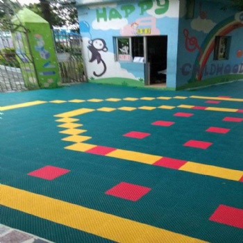 汕尾籃球場運(yùn)動地板幼兒園懸浮拼裝地板廠家