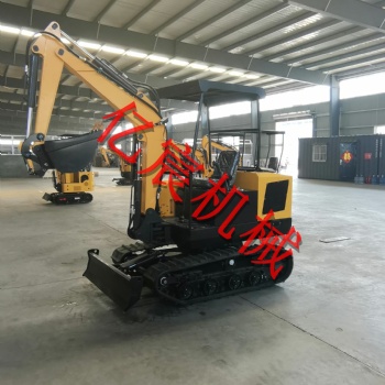 18型小挖掘機(jī) 工程用小挖機(jī) 山東生產(chǎn)挖機(jī)廠家 挖坑機(jī) 挖溝機(jī) 農(nóng)用小挖機(jī)