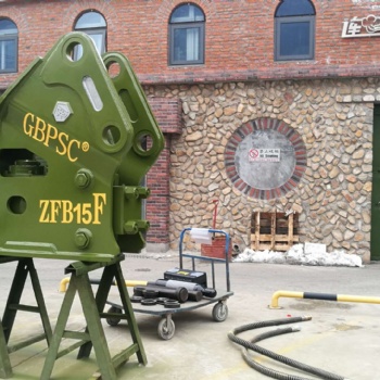連港工兵破碎錘 型號ZFB15F 釬桿直徑175mm