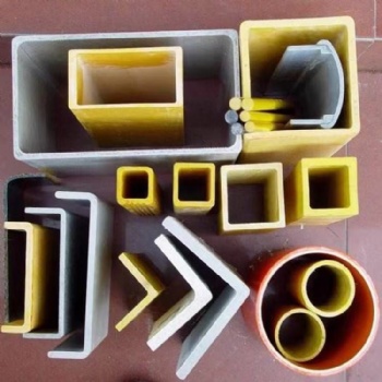 湖北玻璃鋼拉擠型材，玻璃方管，玻璃鋼圓管廠家發(fā)貨，實(shí)地驗(yàn)廠