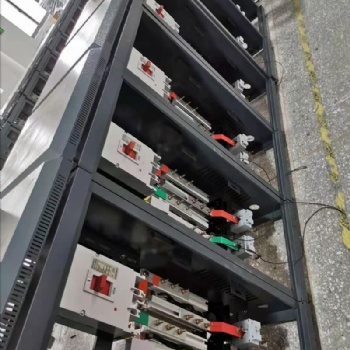 飛諾185KW雙電機(jī)配套在線式軟起動(dòng)柜
