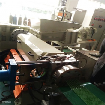 江蘇輝弛橡塑工廠線設備擠出機造粒機喂料機+橡膠跑道擠出造粒機