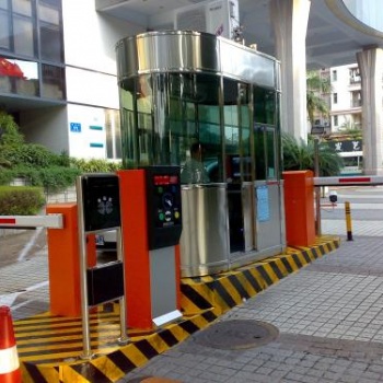 佛山停車場管理系統(tǒng)車牌識(shí)別系統(tǒng)停車場出入口管理系統(tǒng)安裝維護(hù)