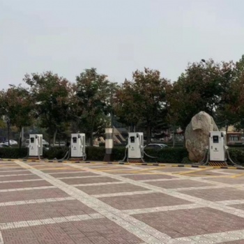 上?？缙脚_融合新能源基礎設施數據，實踐全市充電一網通！