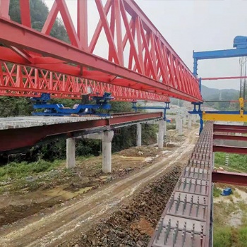 架設(shè)30m公路梁找云南楚雄架橋機(jī)租賃公司