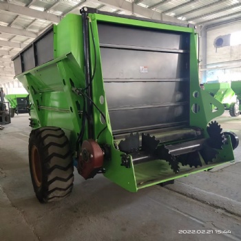 農(nóng)用機械設備8方撒糞車 牽引式揚肥機 橫絞龍施肥機型號齊全