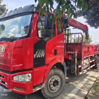 二手隨車吊18年10月解放后八輪，三一12噸4節(jié)直臂隨車吊