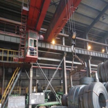 馬鞍山地區(qū)，鋼廠報廢行車，老式起重機，碼頭吊固定吊回收拆除