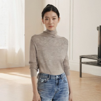 溫碧霞代言IRENENA服裝秋冬新款高**打底衫氣質(zhì)百搭顯瘦上衣